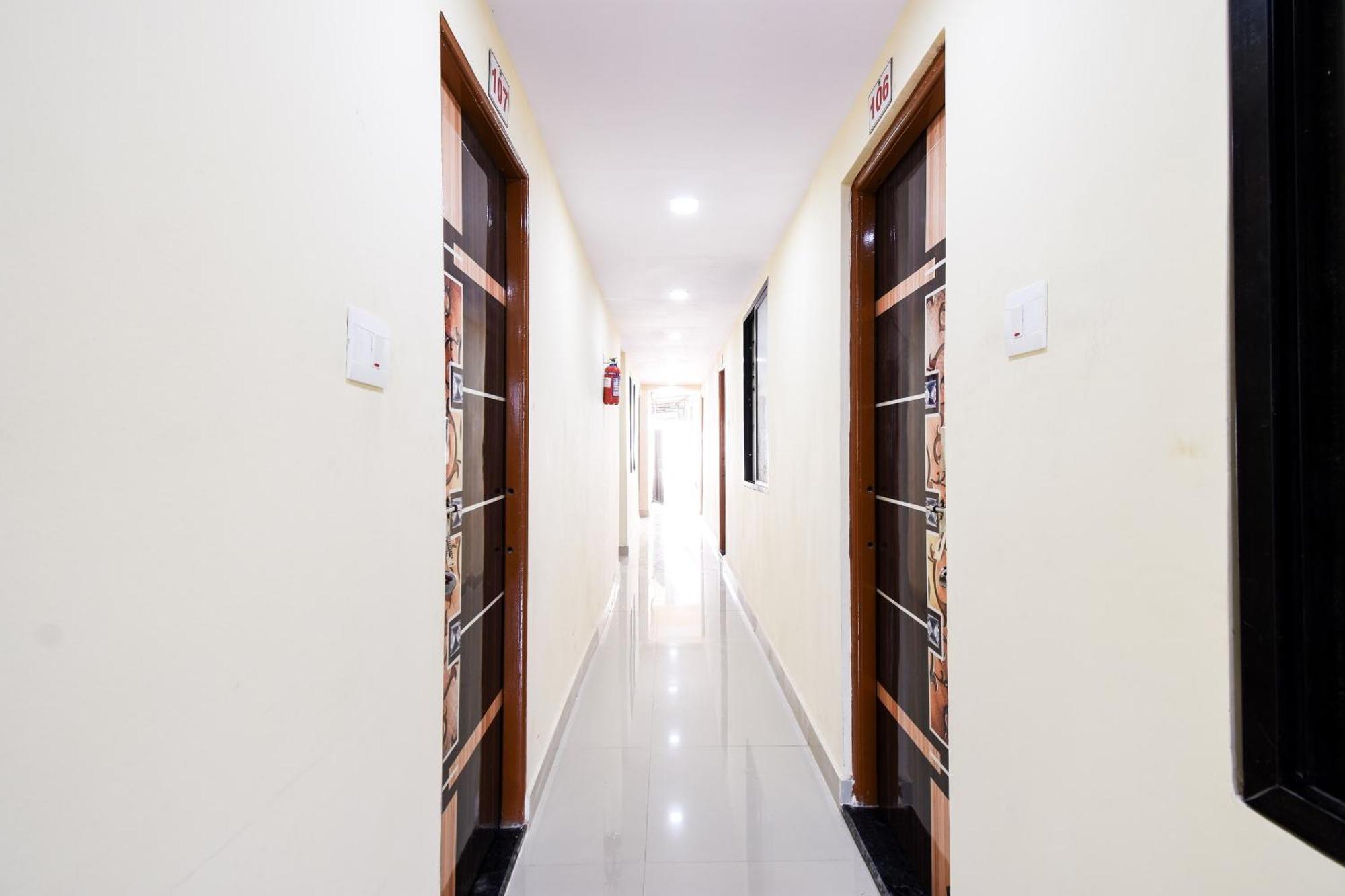 נאגפור Hotel O Gaurav Guest House מראה חיצוני תמונה