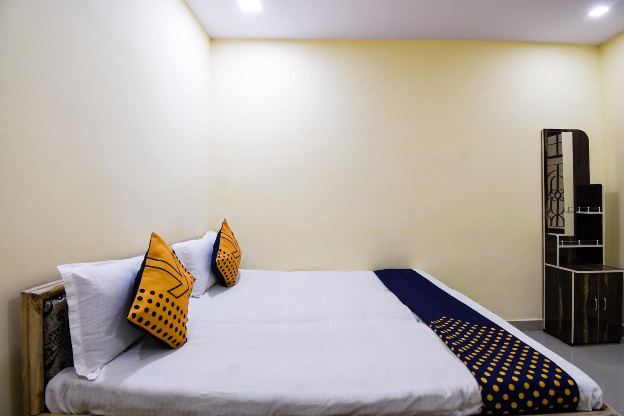 נאגפור Hotel O Gaurav Guest House מראה חיצוני תמונה